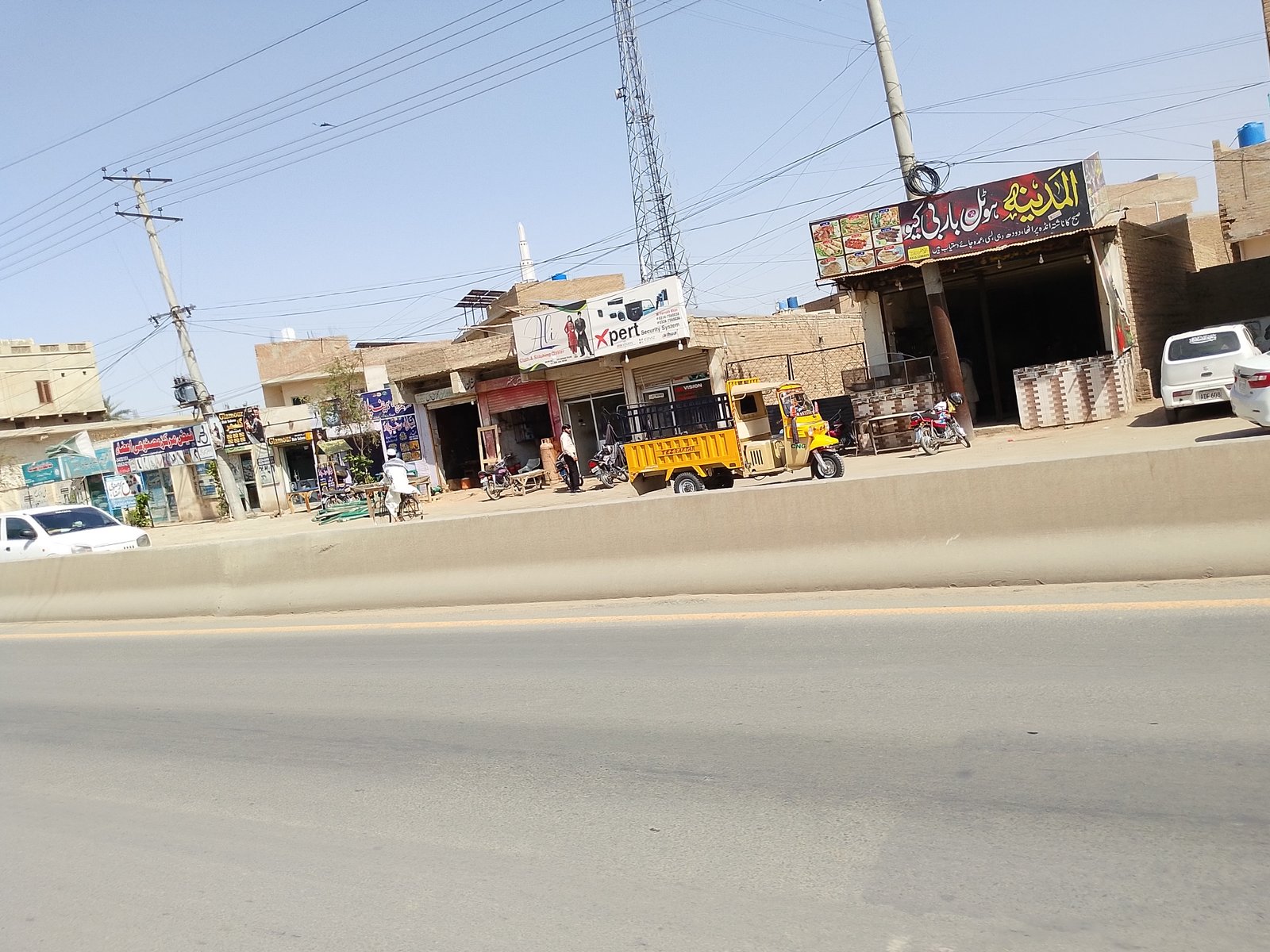 Al Madina hotel in Dera ghazi Khan